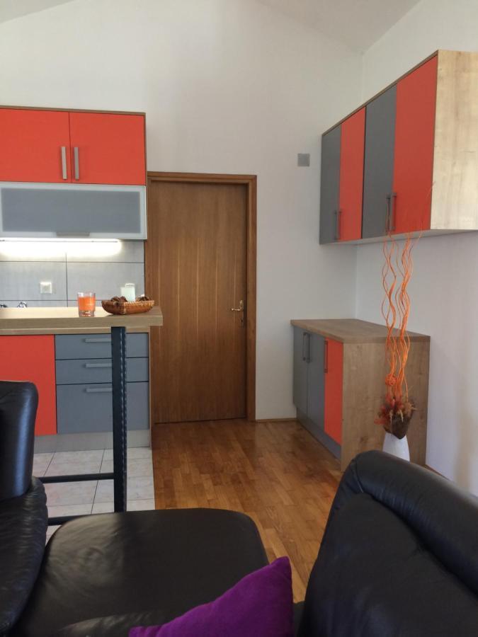 Sanmari Hotel Novi Vinodolski Buitenkant foto