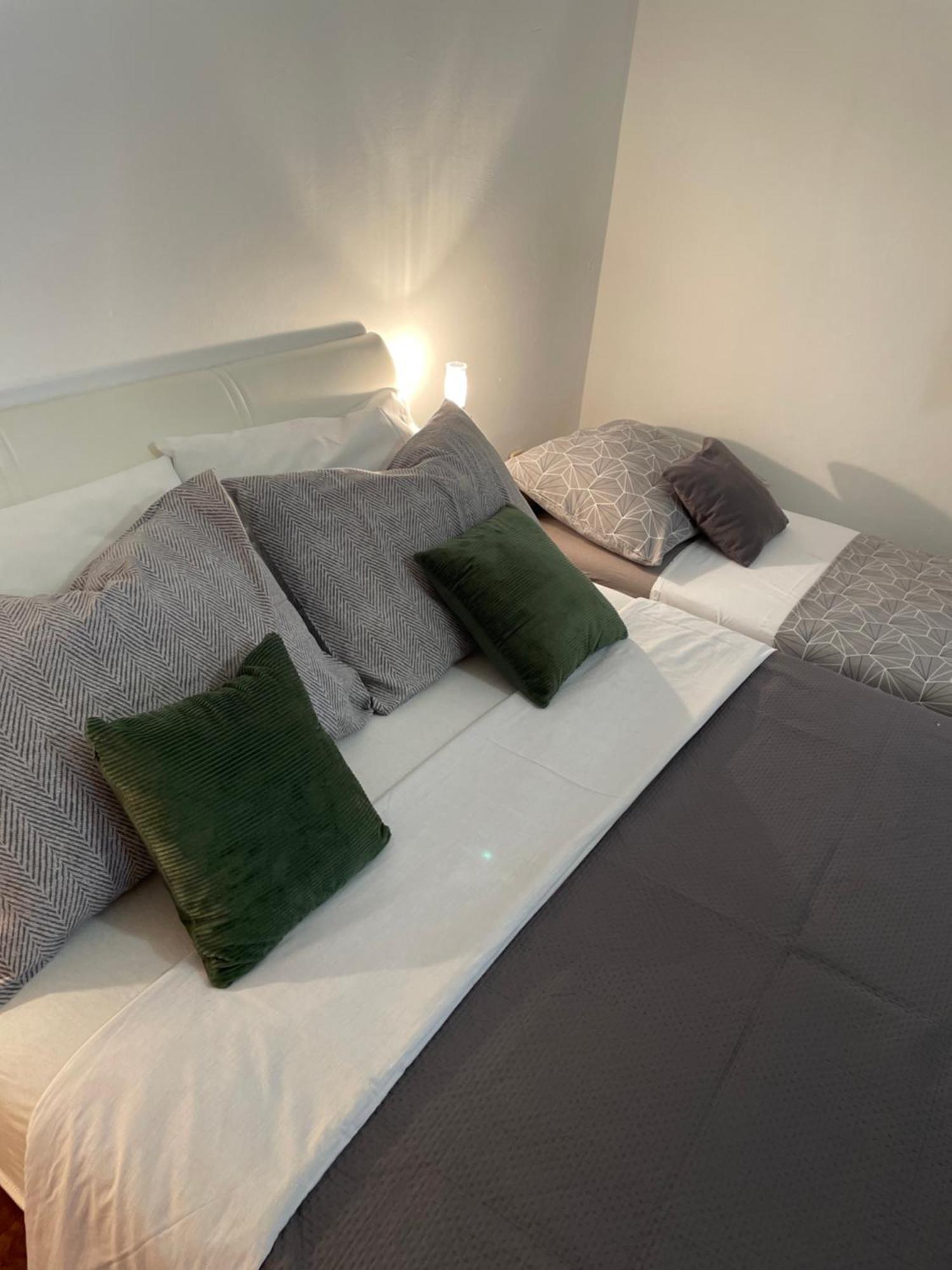 Sanmari Hotel Novi Vinodolski Buitenkant foto