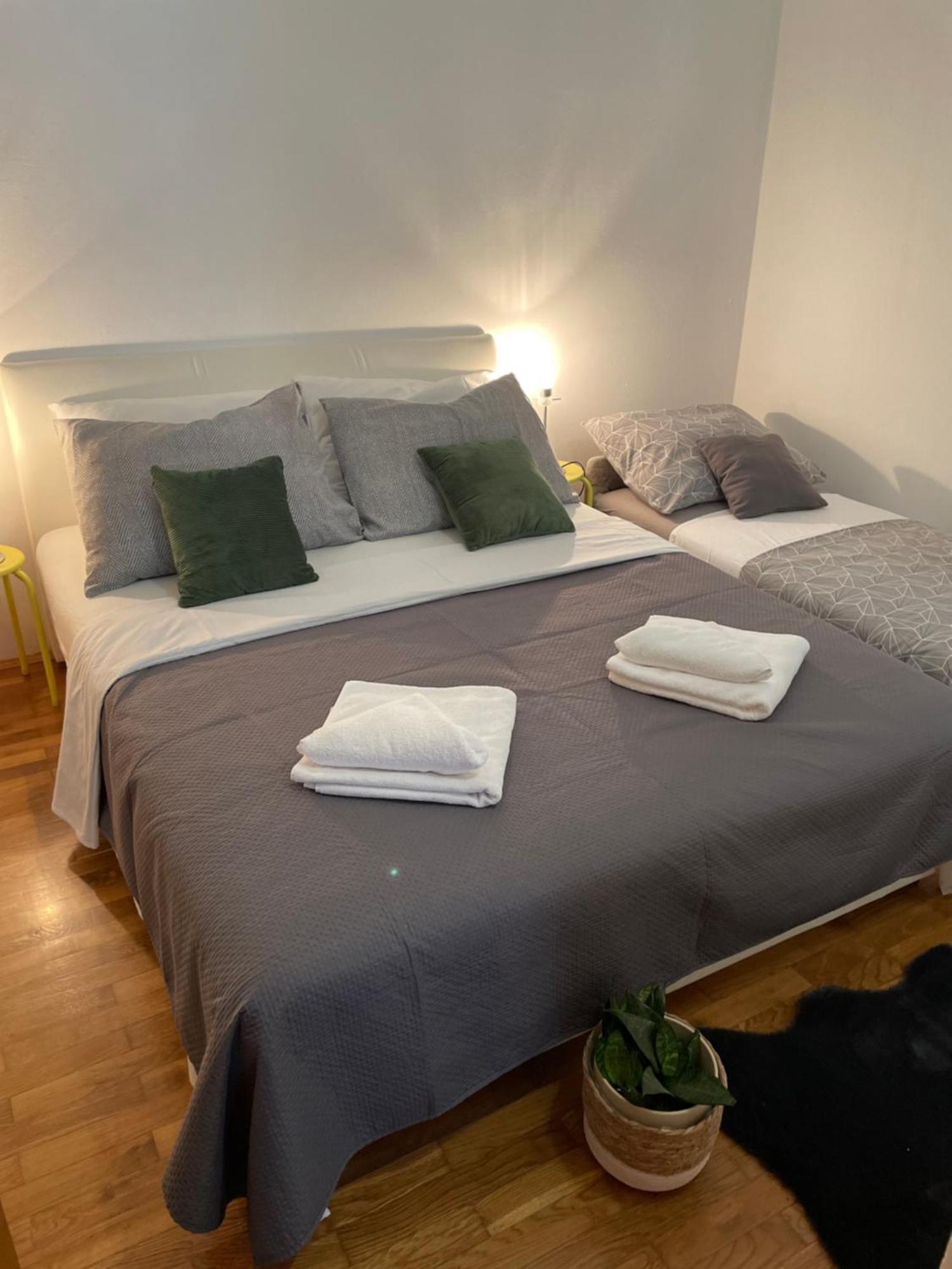 Sanmari Hotel Novi Vinodolski Buitenkant foto
