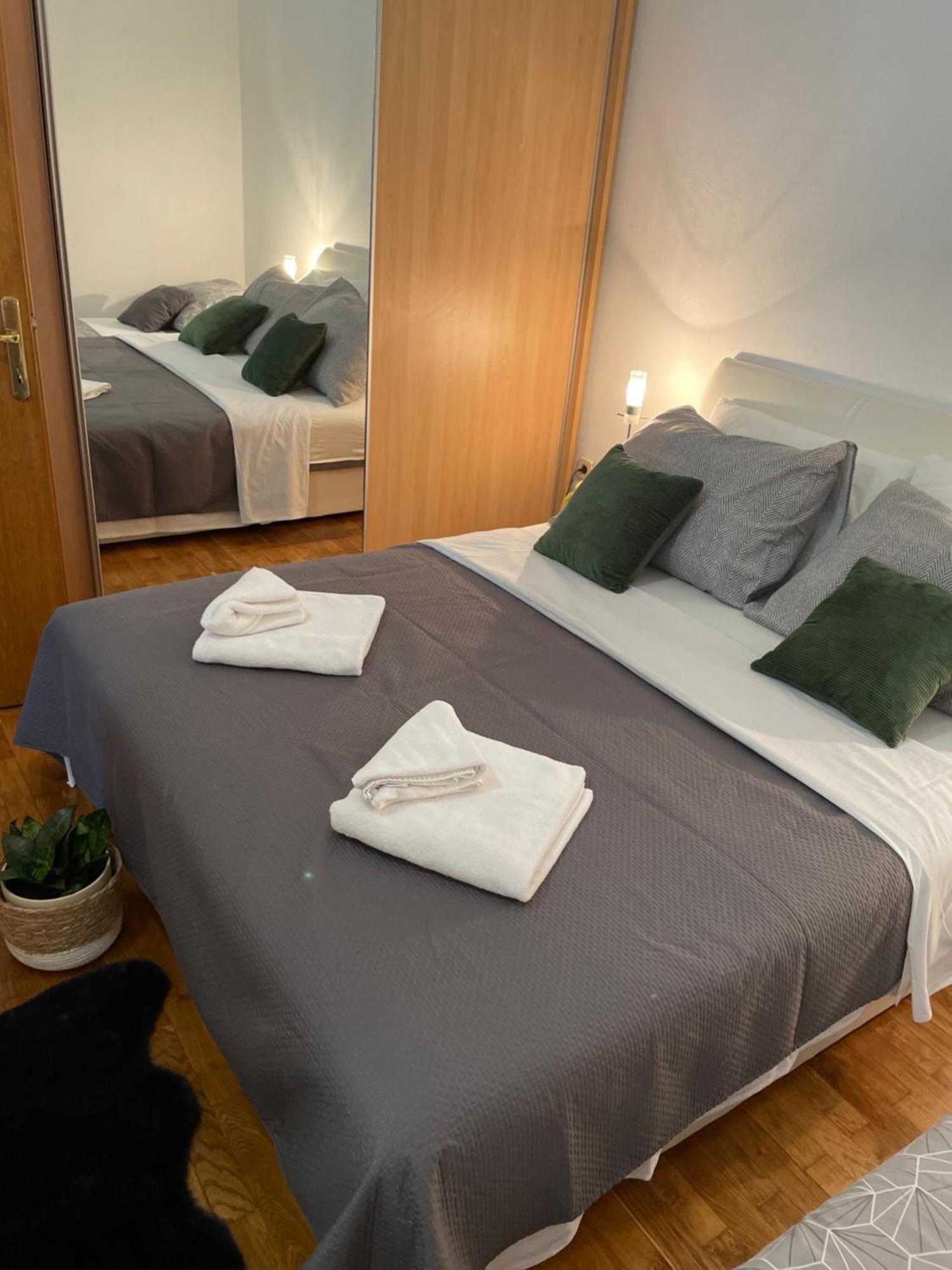 Sanmari Hotel Novi Vinodolski Buitenkant foto